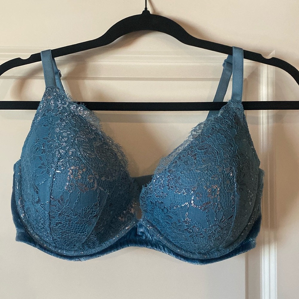 NWOT VS very sexy lightly lined 36DD
